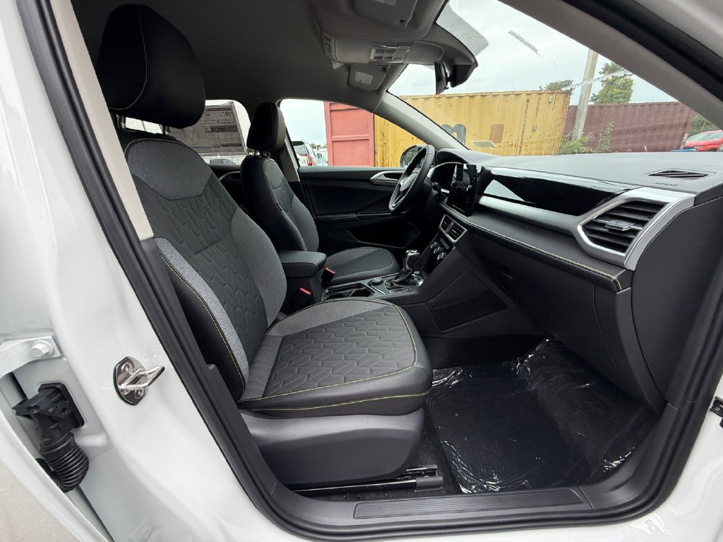 New 2027 Volkswagen Taos Sport AWD/4WD image 23