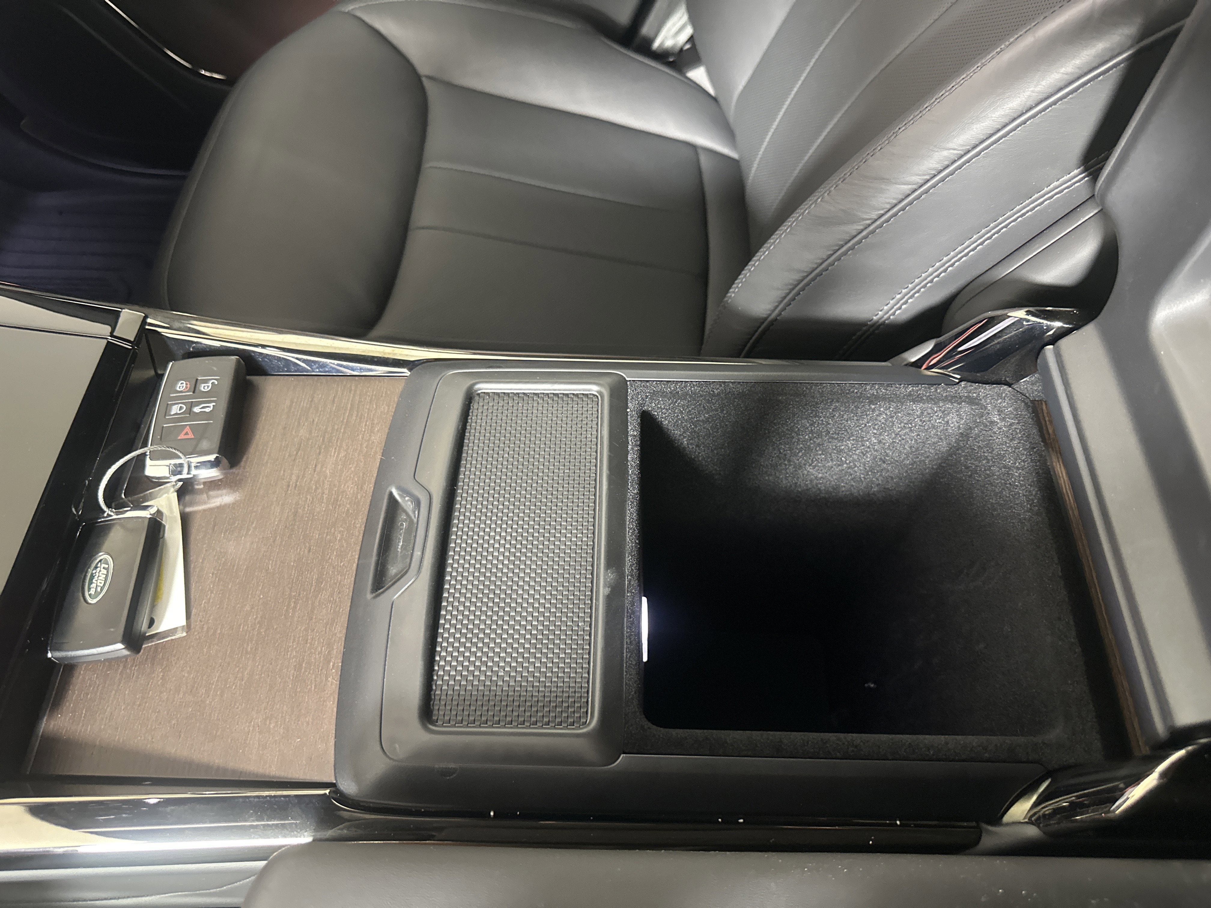 Used 2024 Land Rover Range Rover Sport Dynamic SE image 17