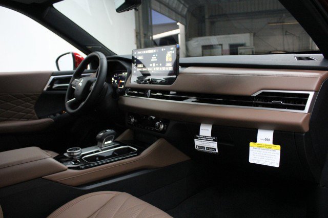 New 2026 Mitsubishi Outlander SEL image 17