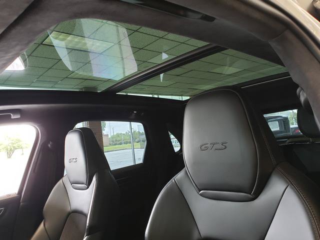 Used 2023 Porsche Cayenne GTS AWD/4WD image 12