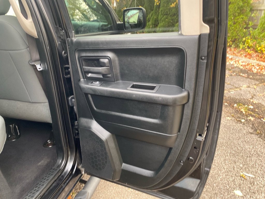 Used 2017 RAM 1500 Express w/ Black Ram 1500 Express Group image 20