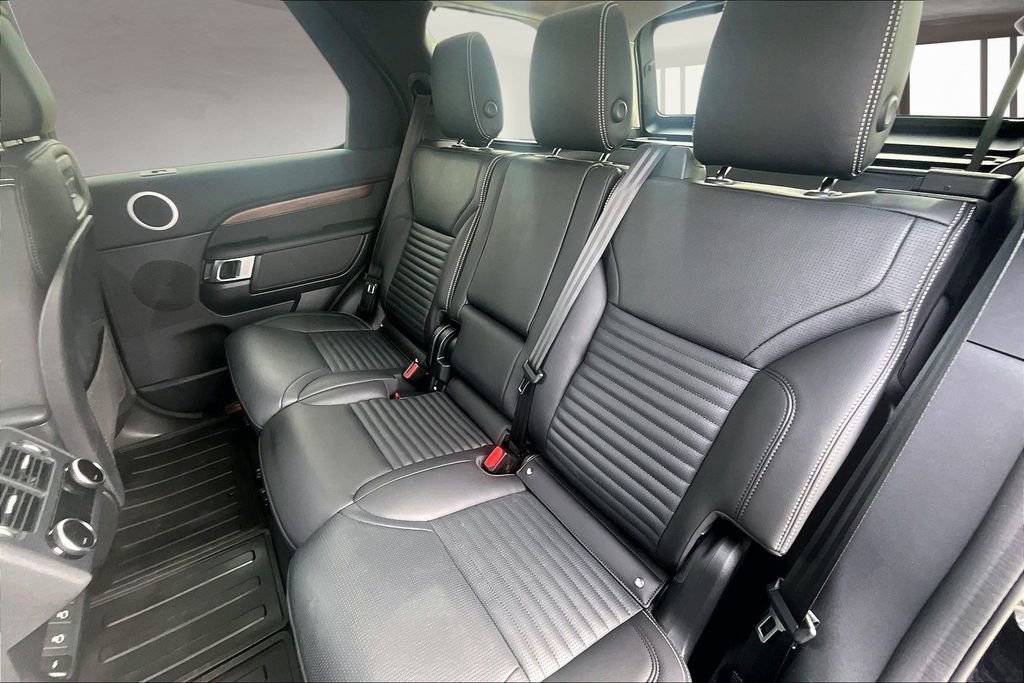 Used 2024 Land Rover Discovery S AWD/4WD image 27