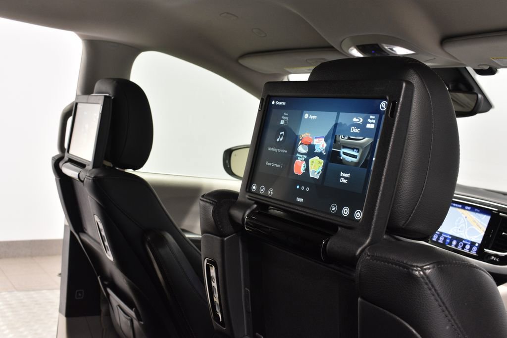 Used 2020 Chrysler Pacifica Touring-L Plus image 25