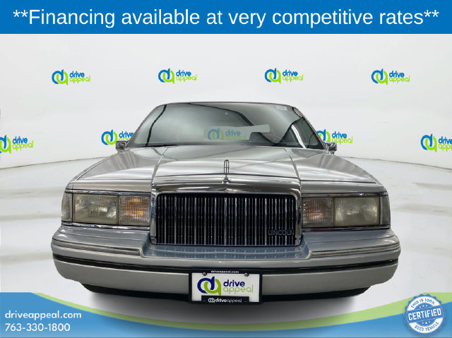 Used 1994 Lincoln Town Car Signature RWD image 3