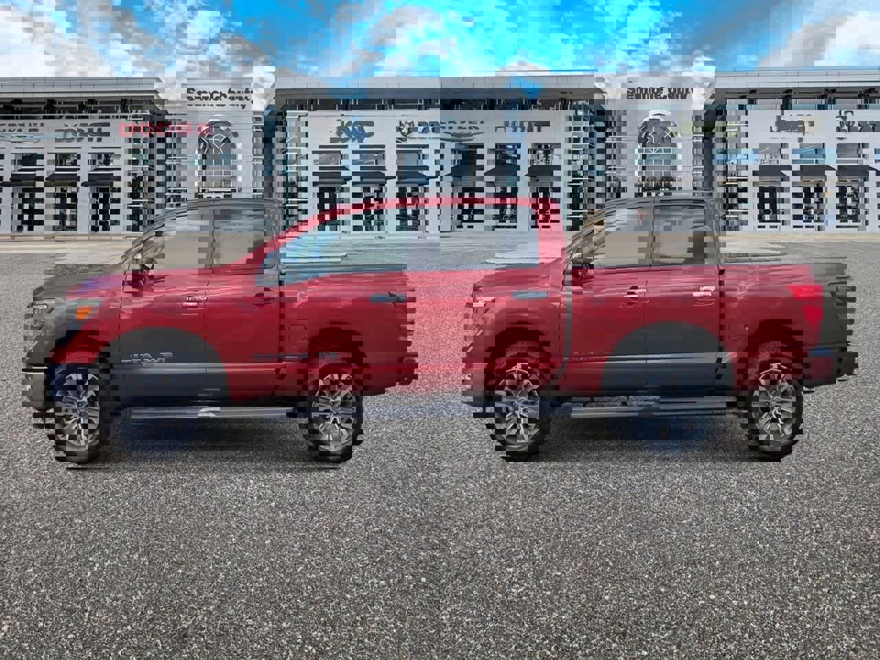 Used 2018 Nissan Titan SL image 5