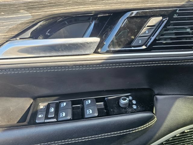 Used 2022 Jeep Wagoneer Series III w/ Premium Group I AWD/4WD image 27