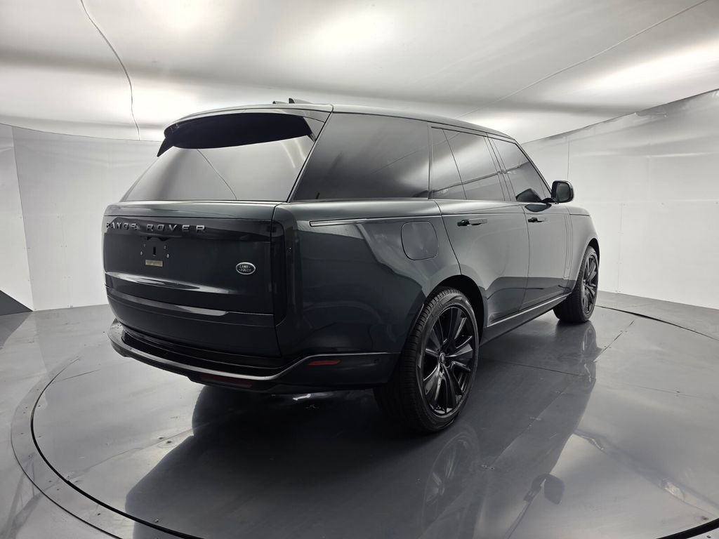 Used 2023 Land Rover Range Rover SE image 4