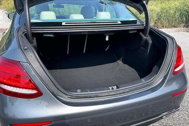 Certified 2018 Mercedes-Benz E 300 4MATIC image 18