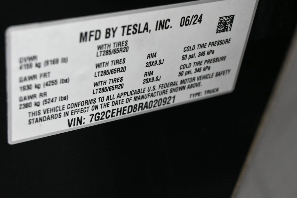 Used 2024 Tesla Cybertruck AWD Crew Cab image 8