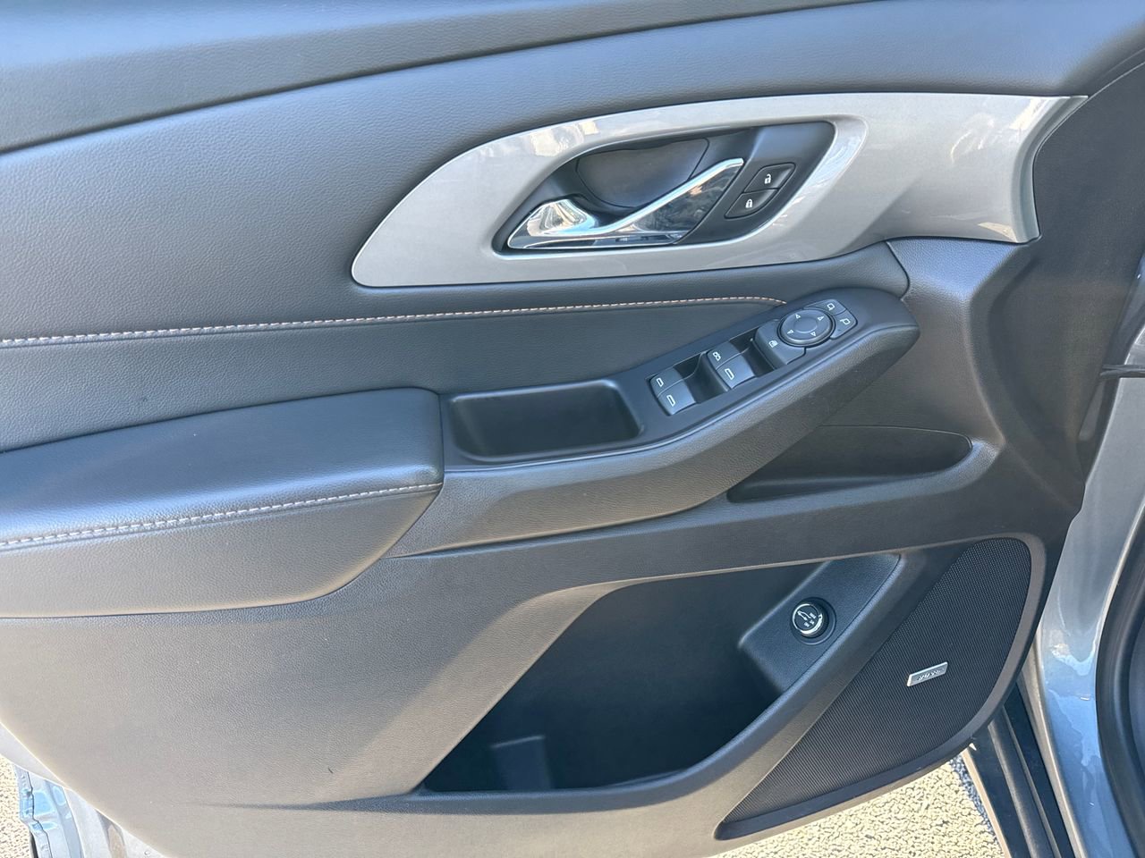 Used 2020 Chevrolet Traverse LT w/ LT Premium Package image 18