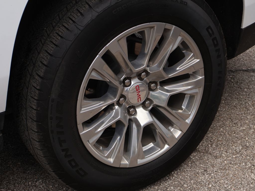 Used 2025 GMC Yukon XL Denali AWD/4WD image 43