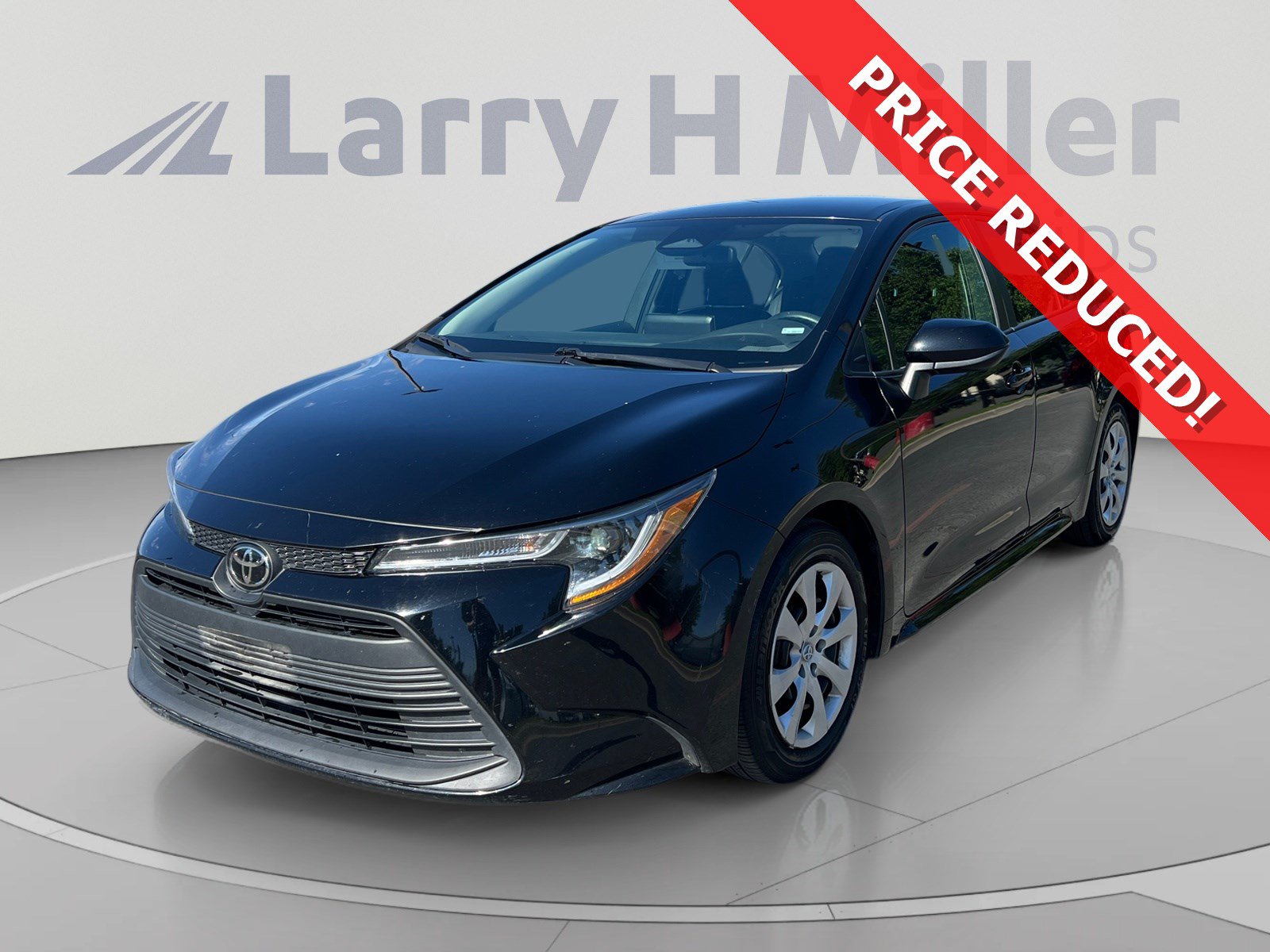 Used 2023 Toyota Corolla LE FWD image 1