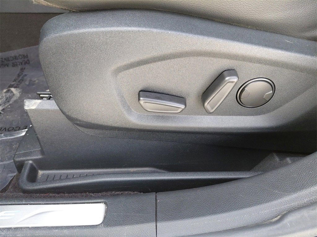 Used 2020 Ford Edge Titanium w/ Class II Trailer Tow Package image 26