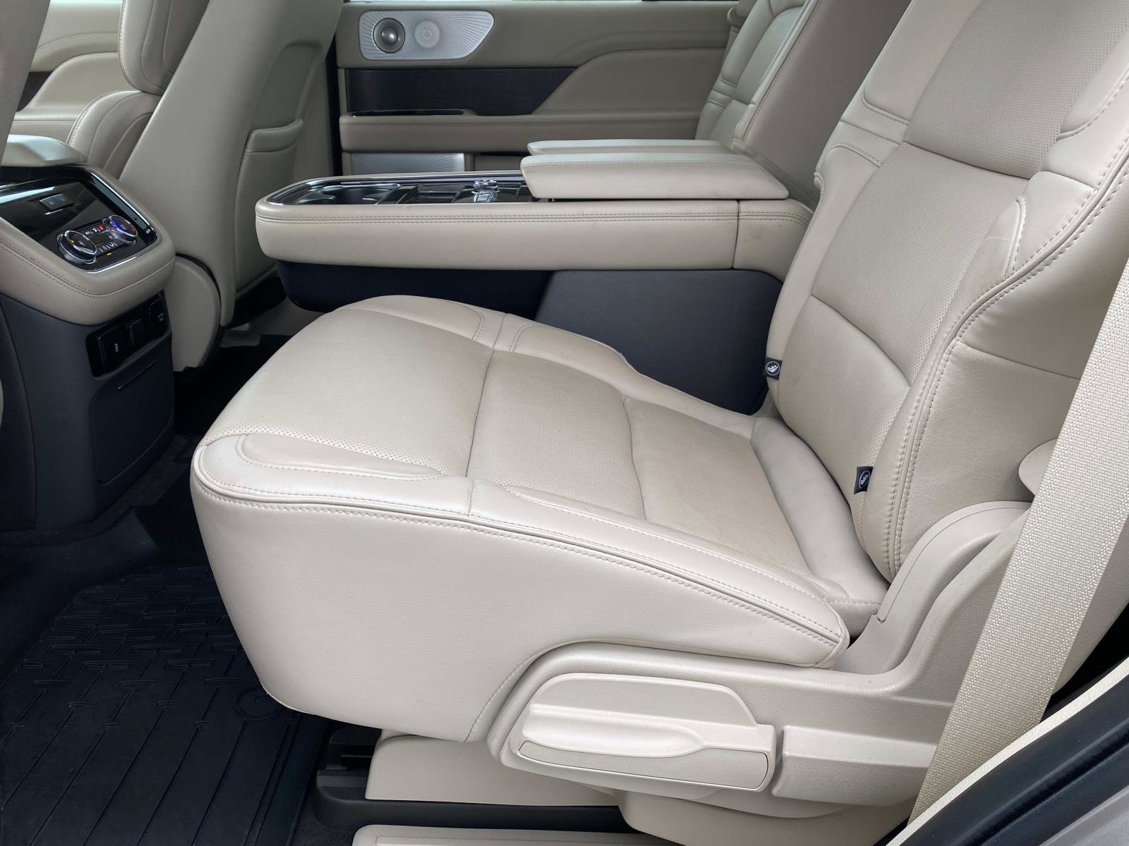 Used 2019 Lincoln Navigator Reserve w/ Cargo Package image 13