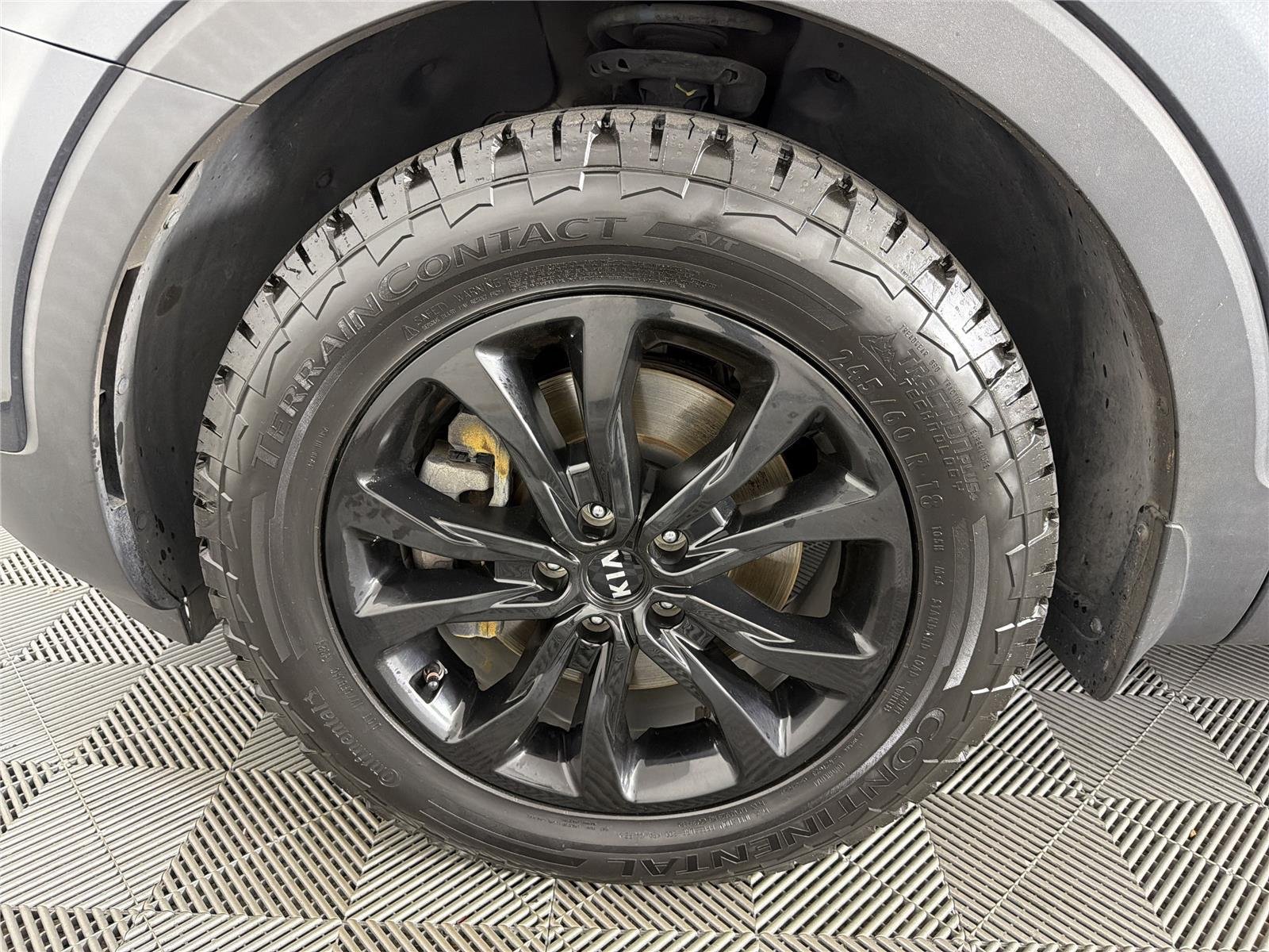 Used 2021 Kia Telluride LX FWD image 9