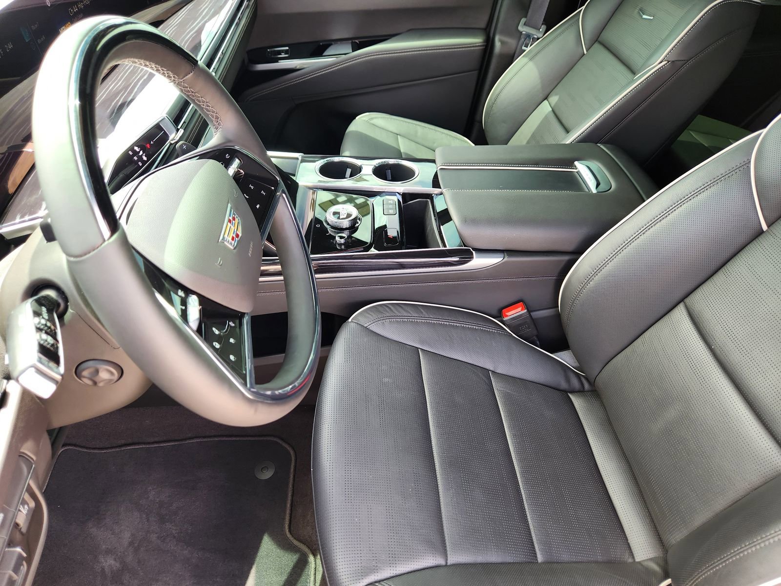 Used 2025 Cadillac Escalade Sport AWD/4WD image 13