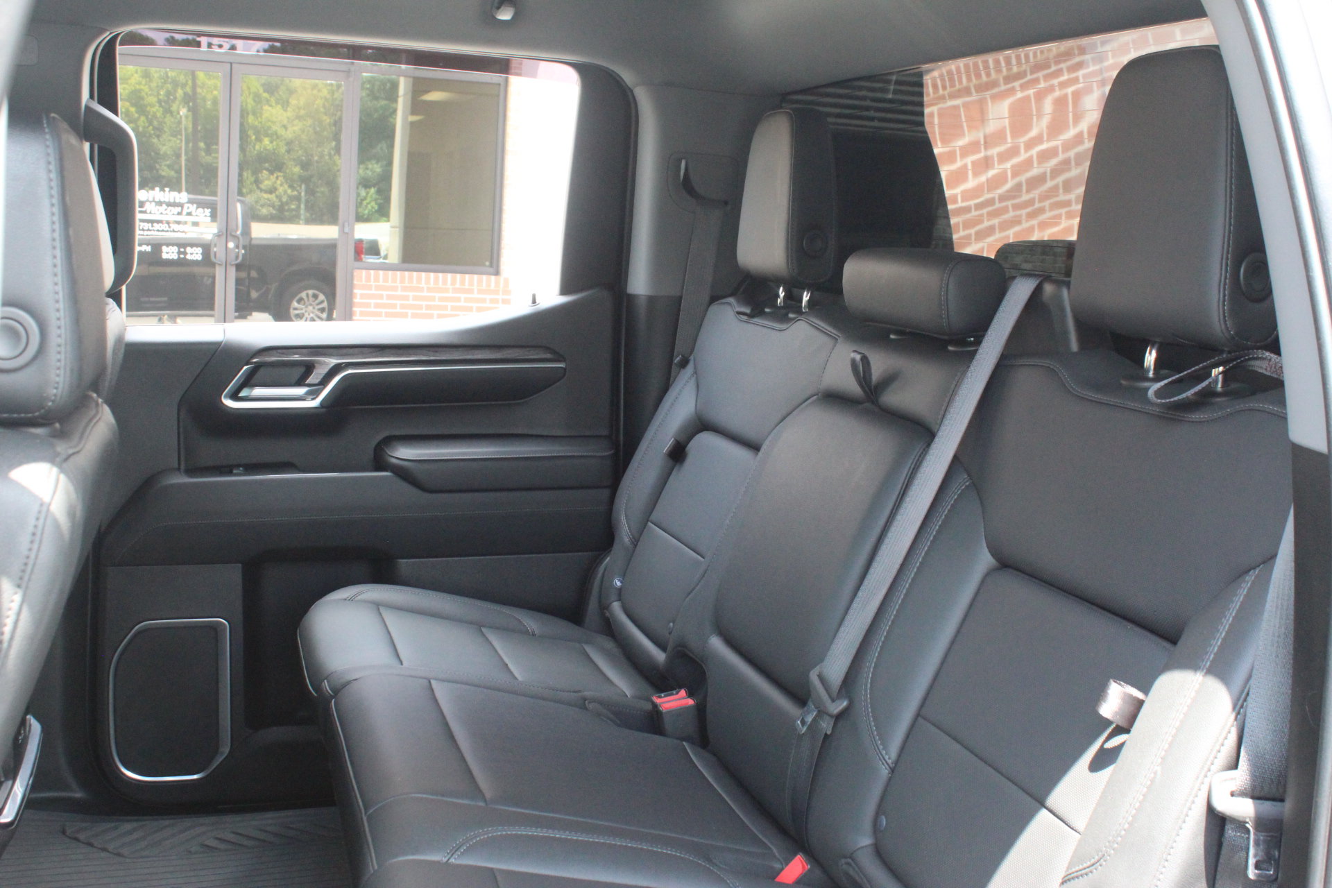 Used 2022 Chevrolet Silverado 1500 LTZ AWD/4WD image 30