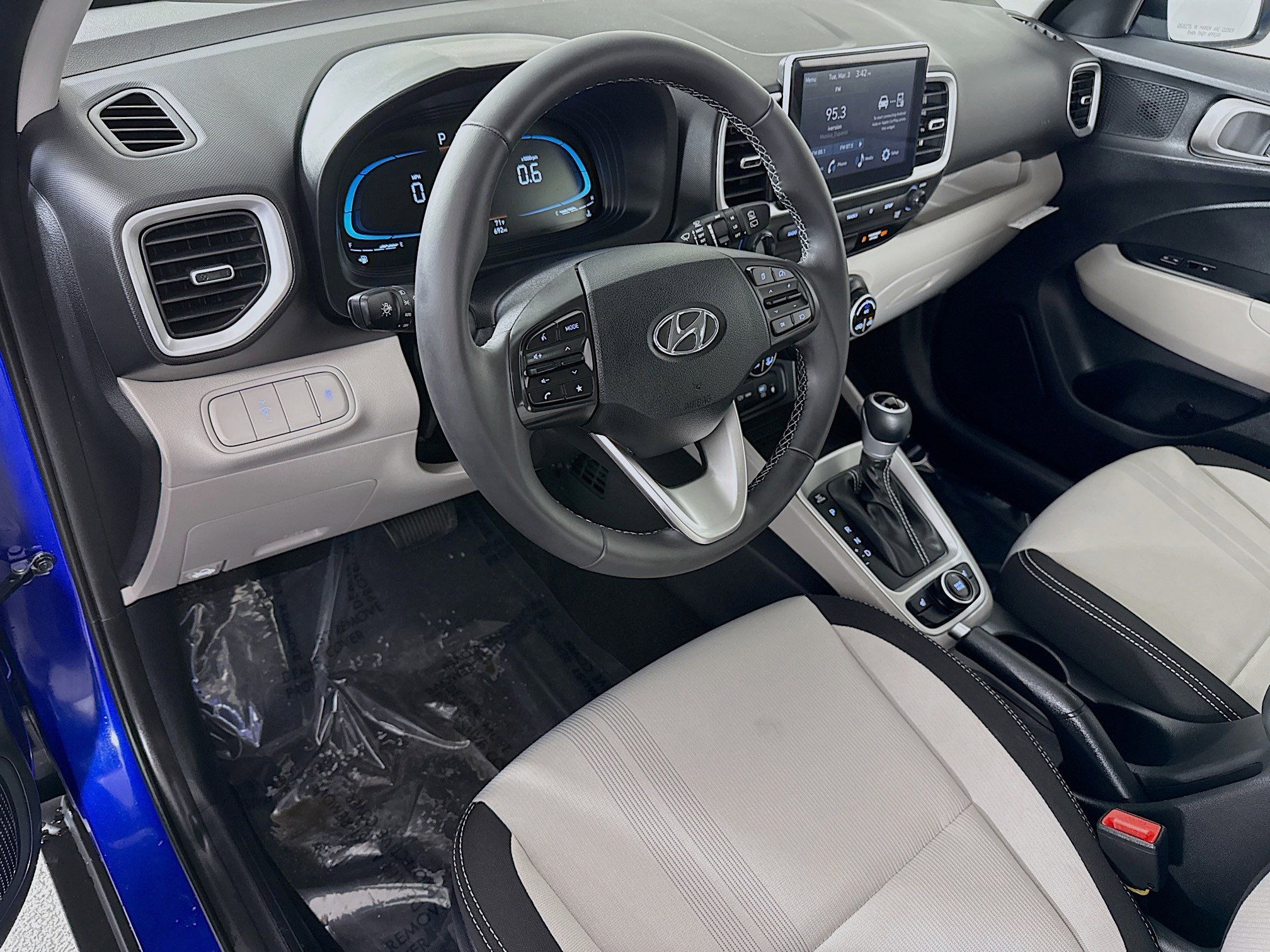 Used 2026 Hyundai Venue SEL image 23