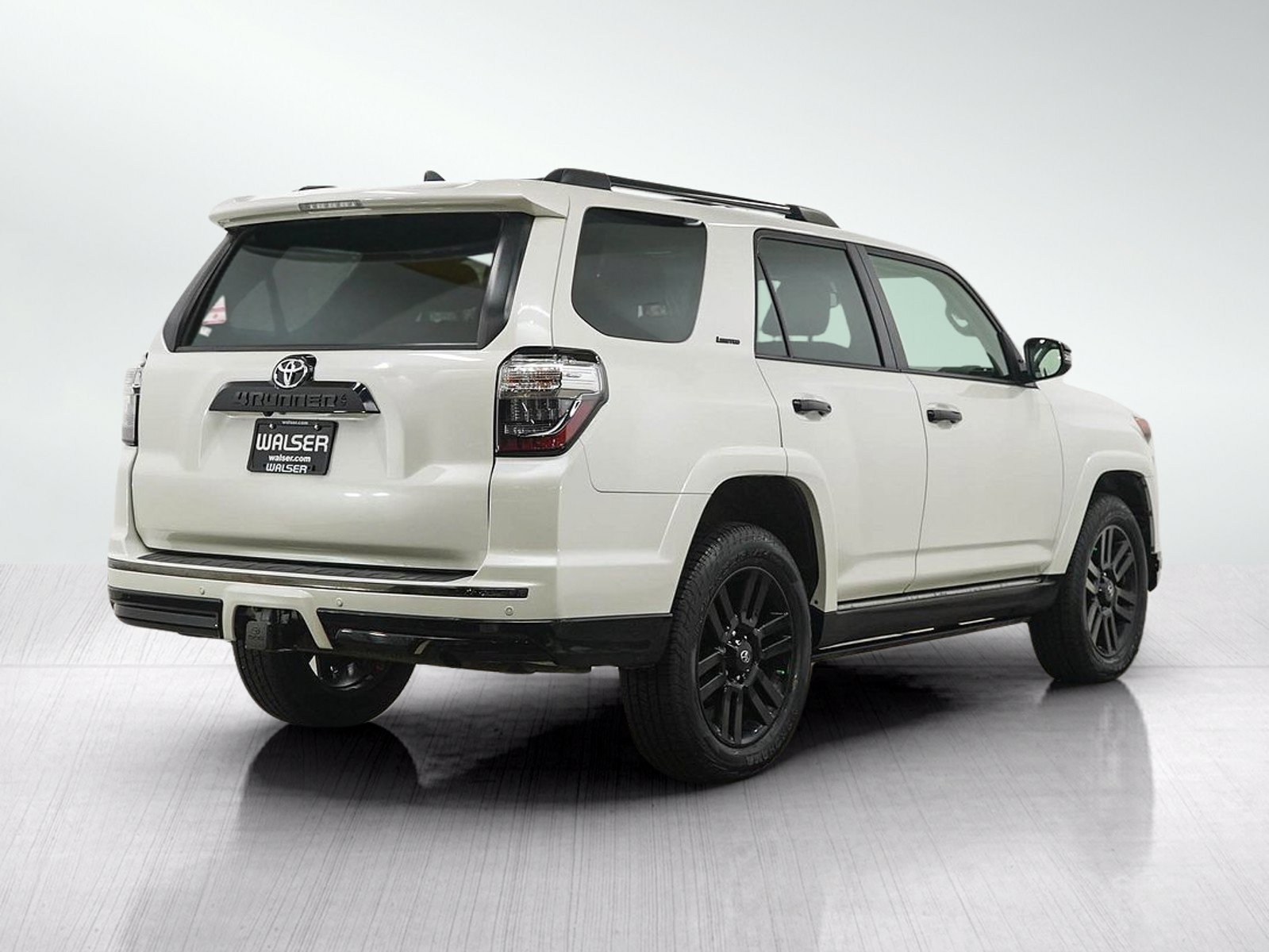 Used 2019 Toyota 4Runner Limited AWD/4WD image 5