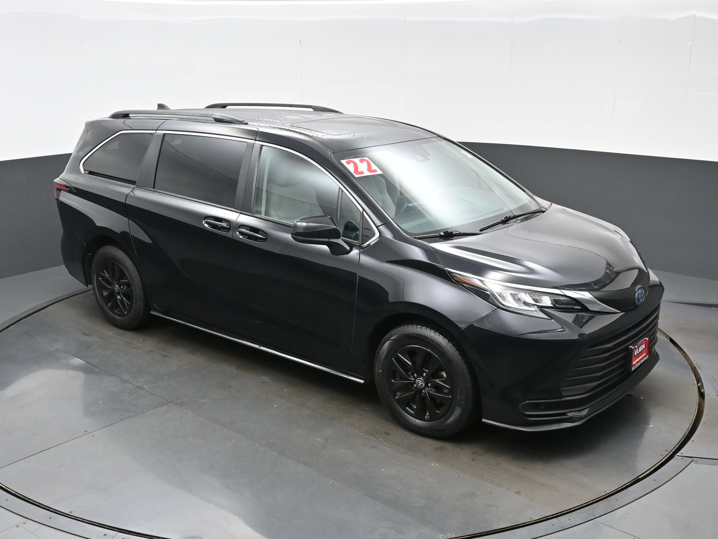 Used 2022 Toyota Sienna LE w/ LE Plus Package AWD/4WD image 34
