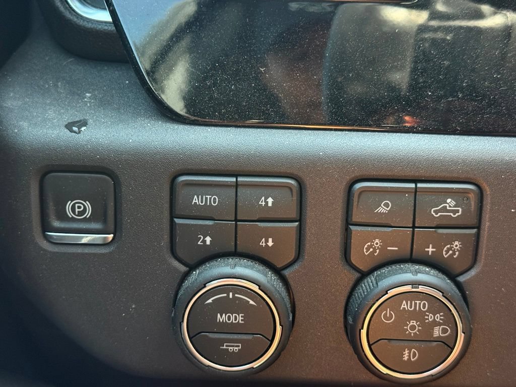 Used 2026 Chevrolet Silverado 1500 LT Trail Boss w/ LT Trail Boss Premium Package AWD/4WD image 21