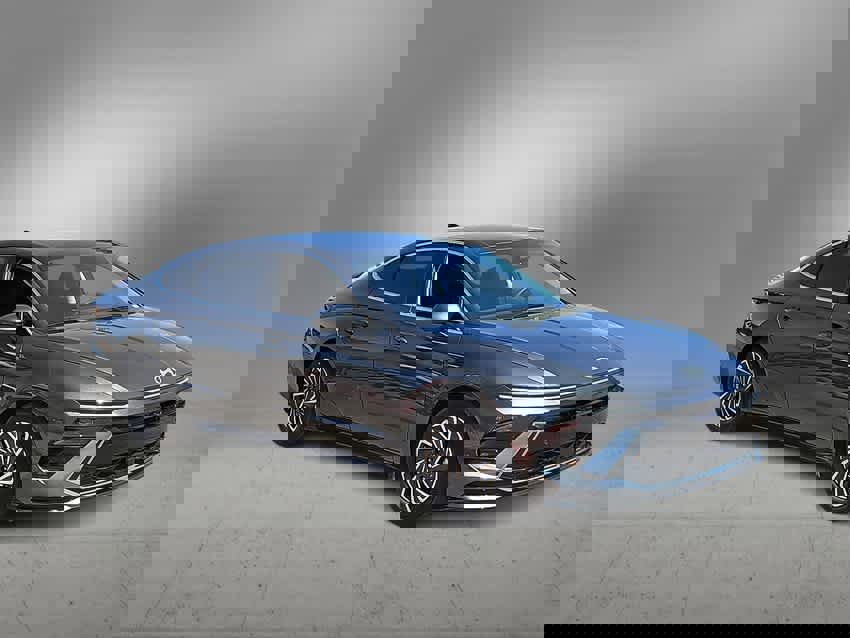 New 2025 Hyundai Sonata Limited image 2