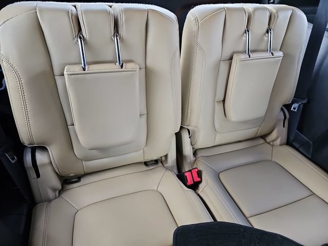 Certified 2017 Ford Explorer Limited FWD image 12