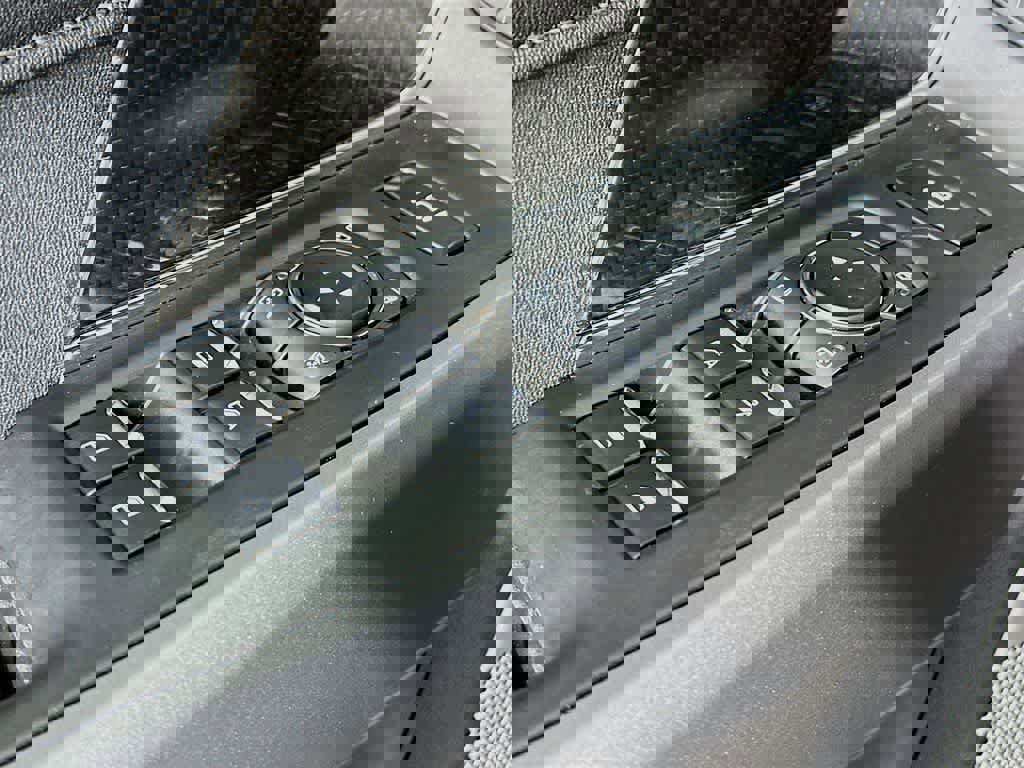 New 2026 Ford F250 Lariat w/ Black Appearance Package image 30