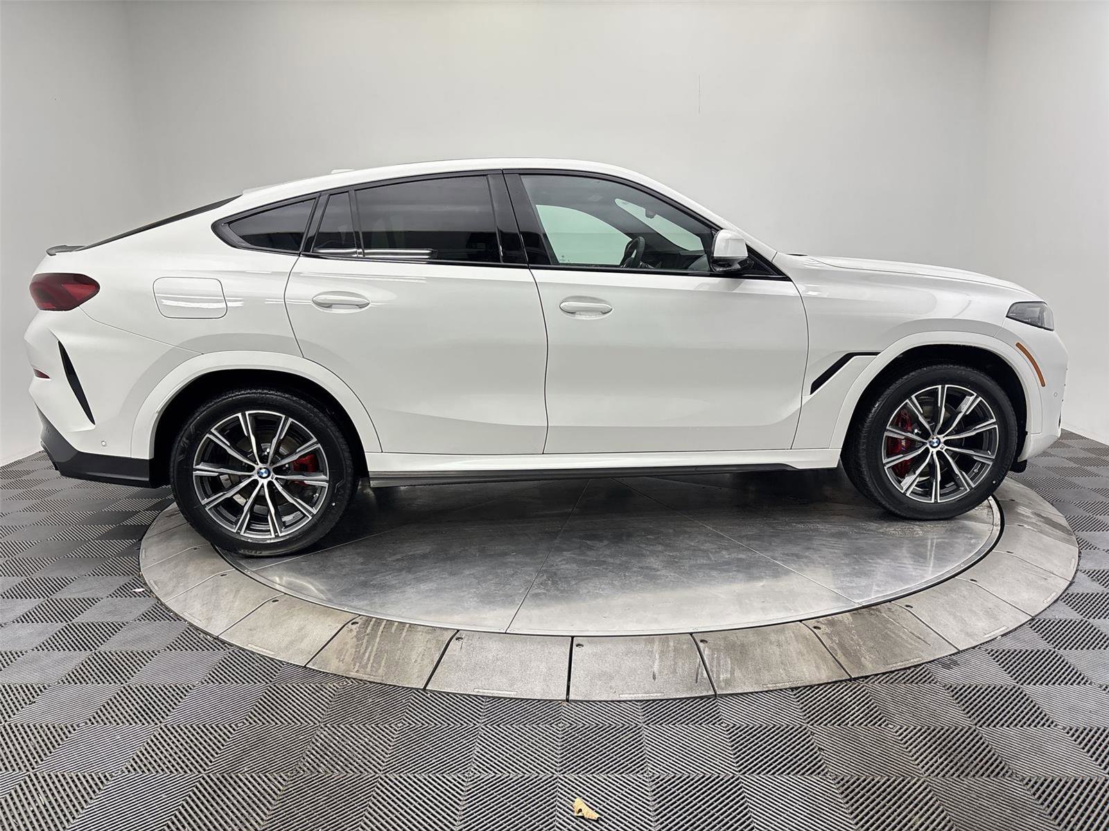 New 2026 BMW X6 xDrive40i AWD/4WD image 17