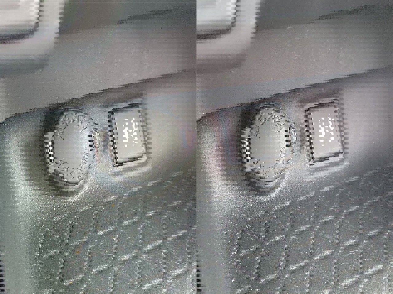 Used 2019 Toyota RAV4 LE image 28