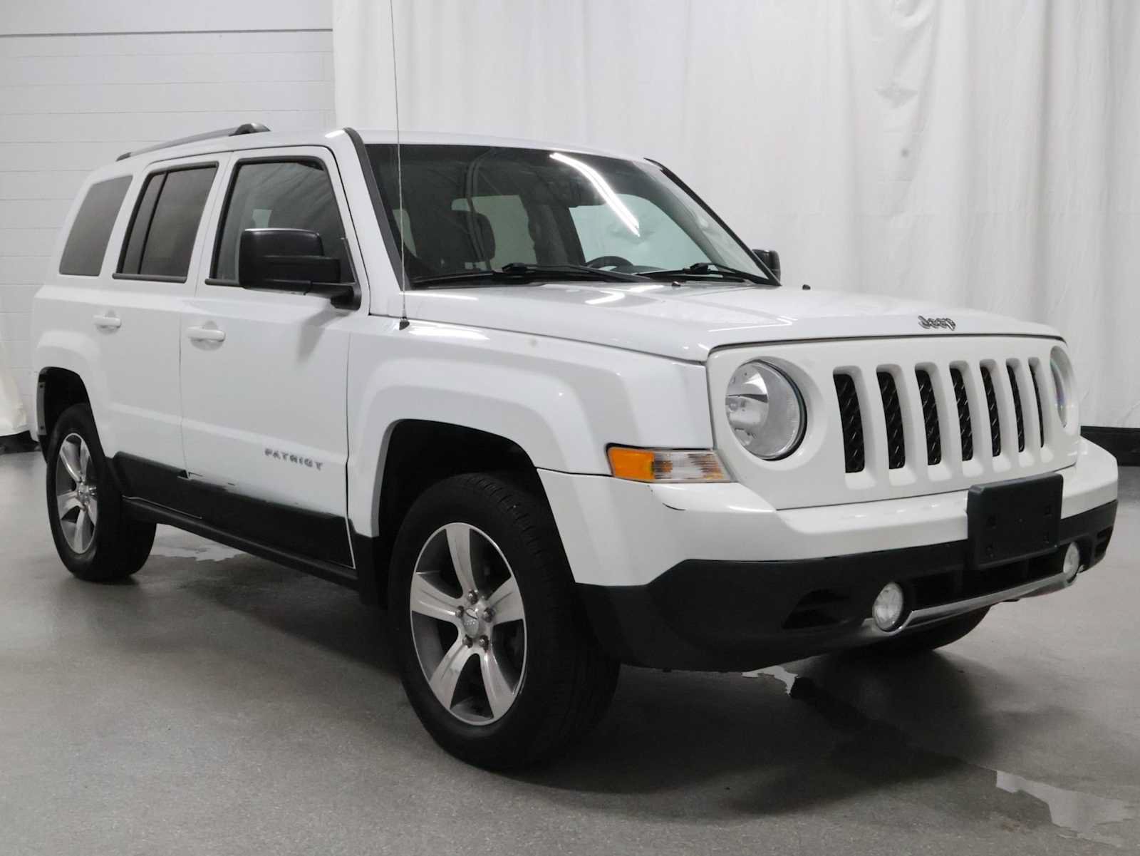 Used 2017 Jeep Patriot High Altitude AWD/4WD image 13