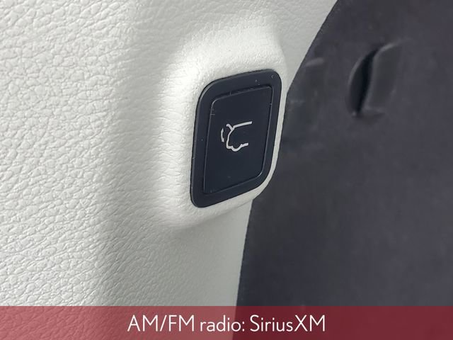 Used 2019 Jeep Cherokee Overland w/ Technology Group image 12