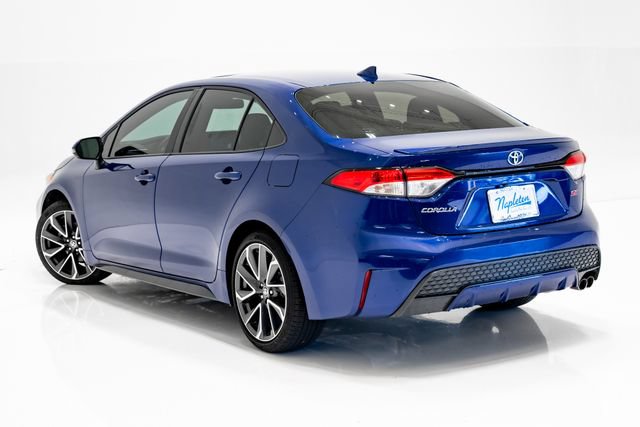 Used 2022 Toyota Corolla SE w/ SE Premium Package FWD image 32