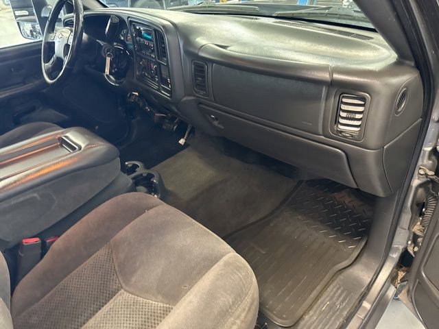 Used 2007 Chevrolet Silverado 2500 LT w/ Heavy-Duty Power Package AWD/4WD image 14