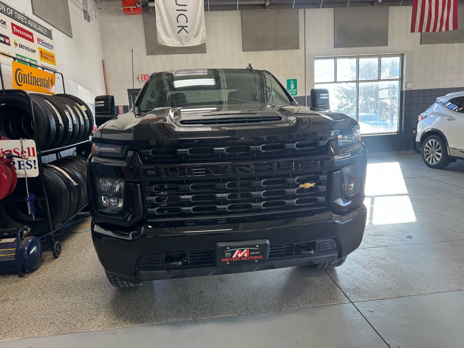 Used 2023 Chevrolet Silverado 2500 Custom w/ Custom Value Package image 2