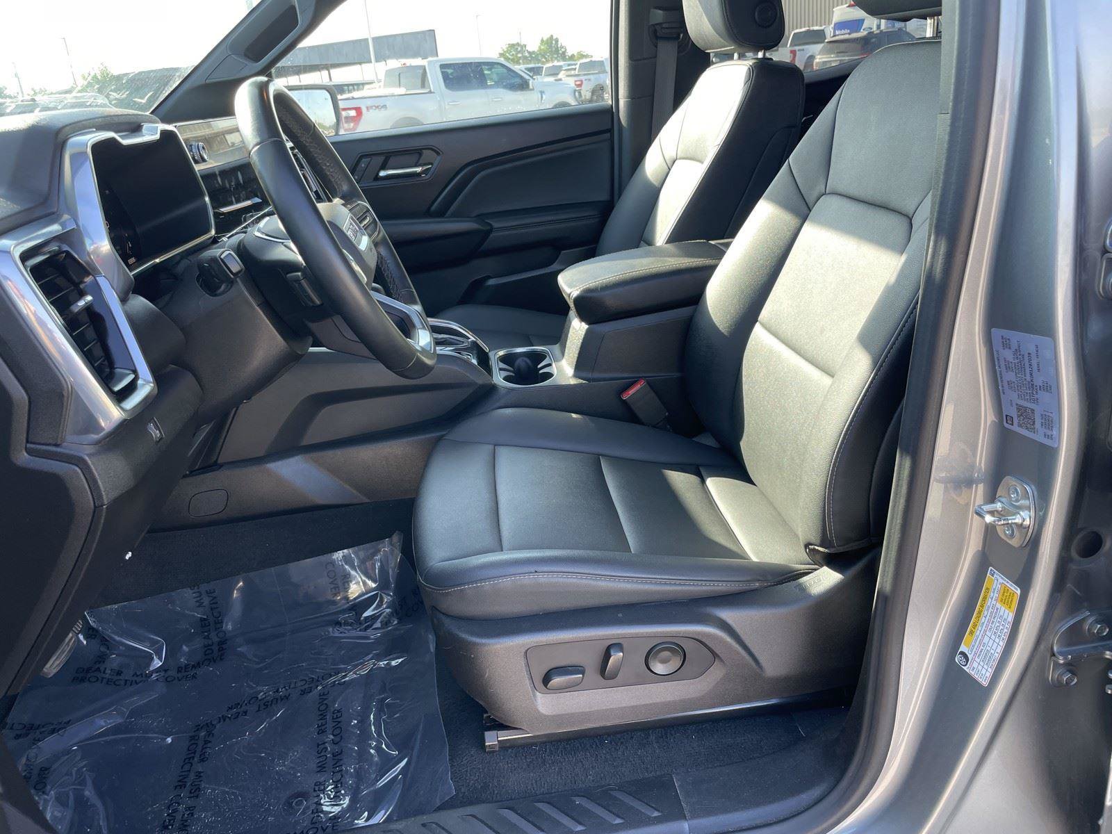 Used 2024 GMC Canyon Elevation w/ Elevation Premium Package RWD image 10