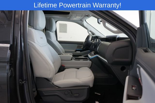 New 2026 Ford Expedition Platinum w/ Driver's Package image 31
