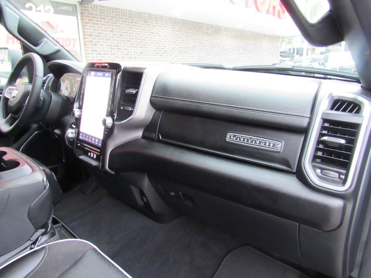 Used 2025 RAM 1500 Laramie AWD/4WD image 36