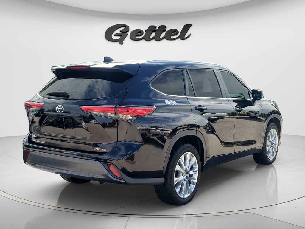 Certified 2021 Toyota Highlander Limited FWD image 5