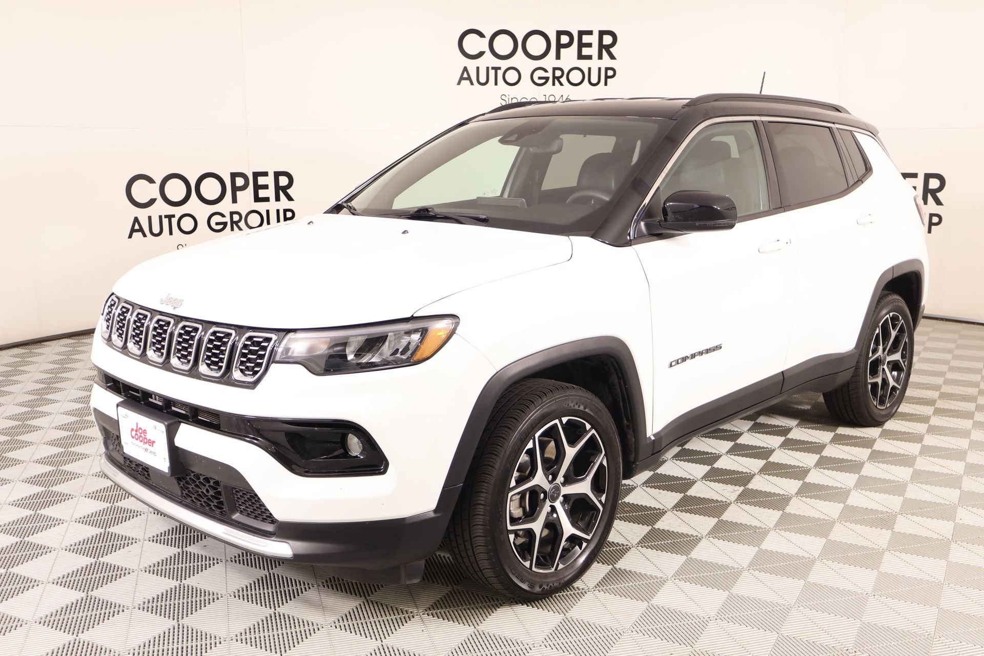 Used 2025 Jeep Compass Limited image 10