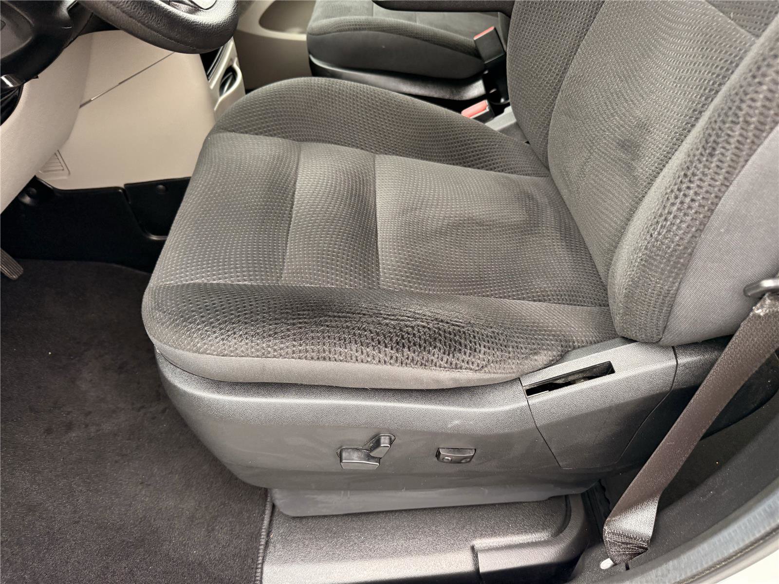 Used 2019 Dodge Grand Caravan SE image 11