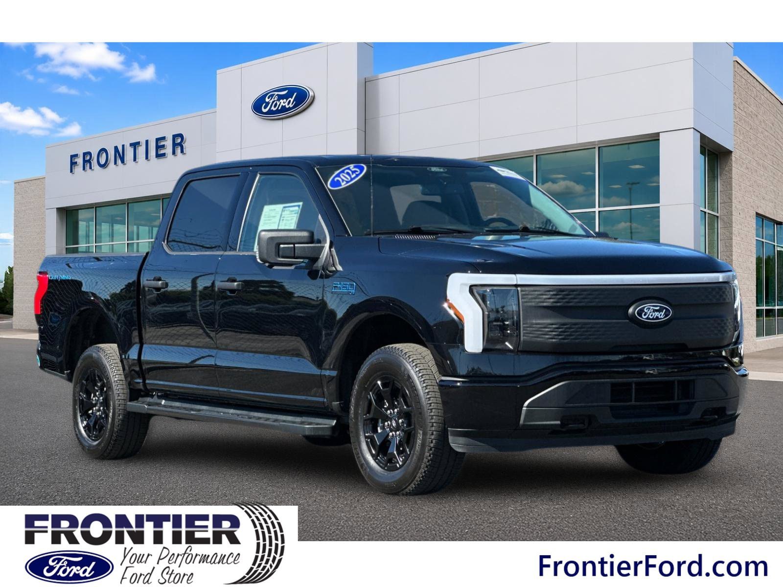 Used 2025 Ford F150 Lightning XLT AWD/4WD image 3