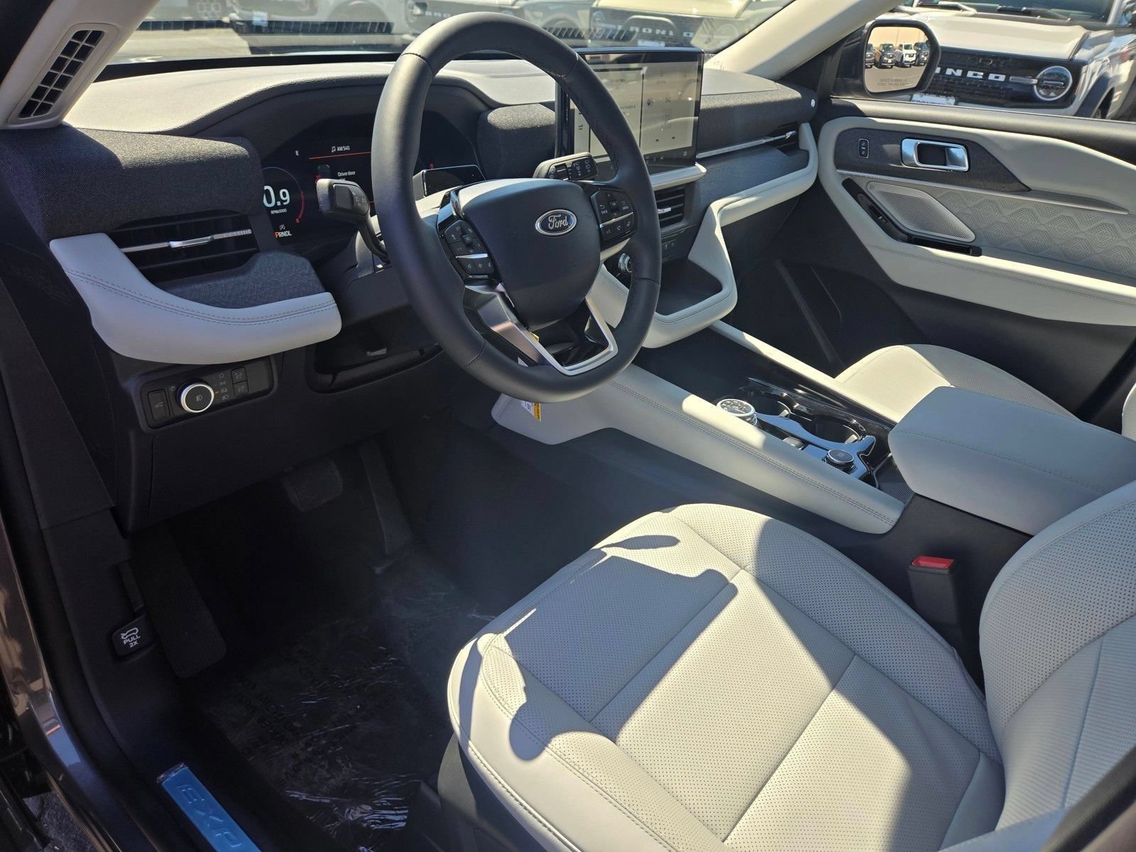 New 2026 Ford Explorer Platinum w/ LUX Leather Package AWD/4WD image 12