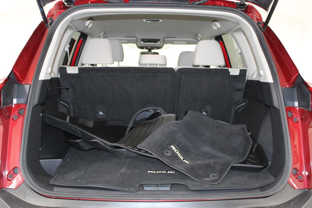 Used 2023 Nissan Rogue SV AWD/4WD image 9