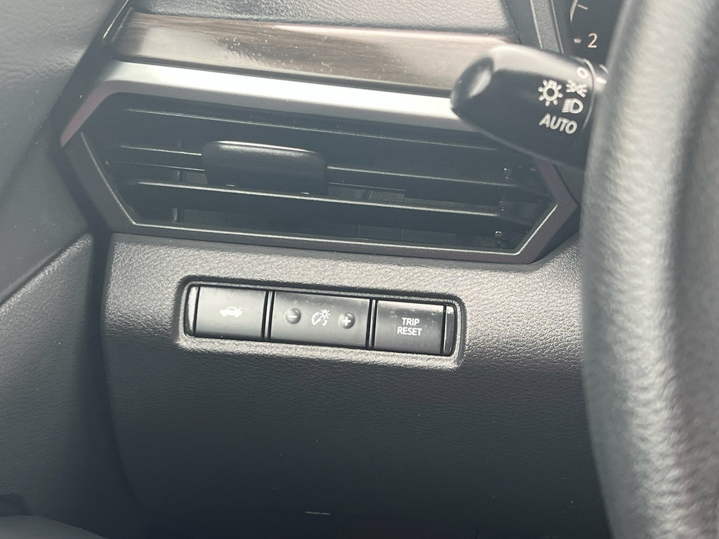 Used 2025 Nissan Altima 2.5 SV FWD image 24