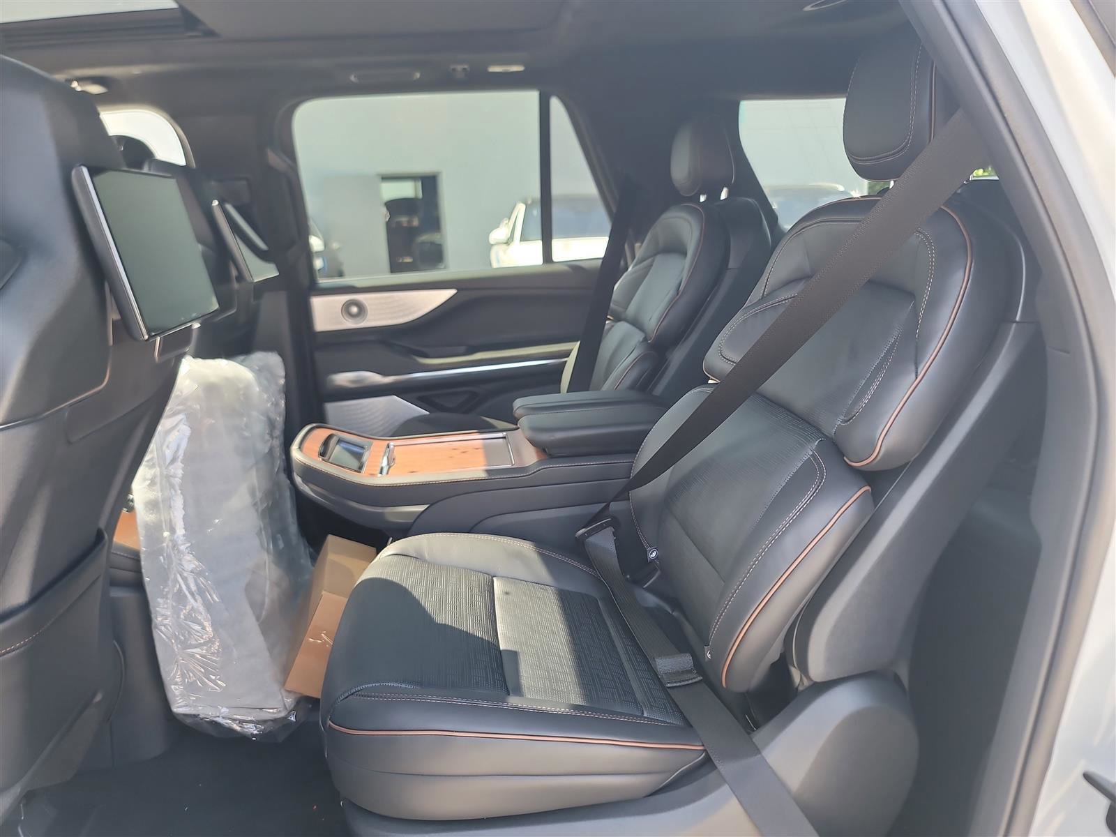 New 2025 Lincoln Navigator L Black Label image 12