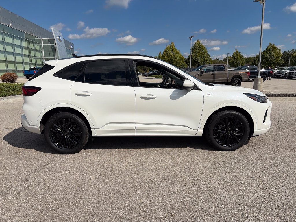Used 2023 Ford Escape ST-Line Elite w/ Premium Technology Package AWD/4WD image 8