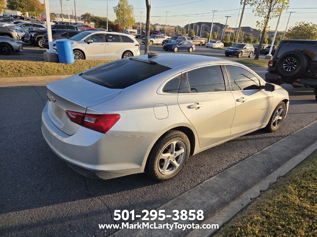 Used 2018 Chevrolet Malibu LS FWD image 4