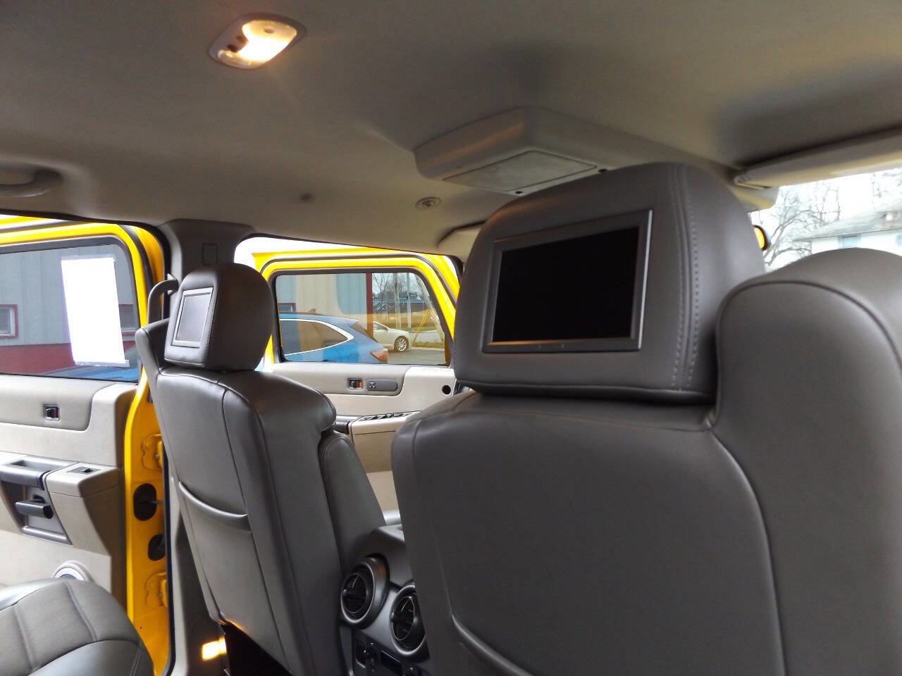Used 2003 HUMMER H2 image 25