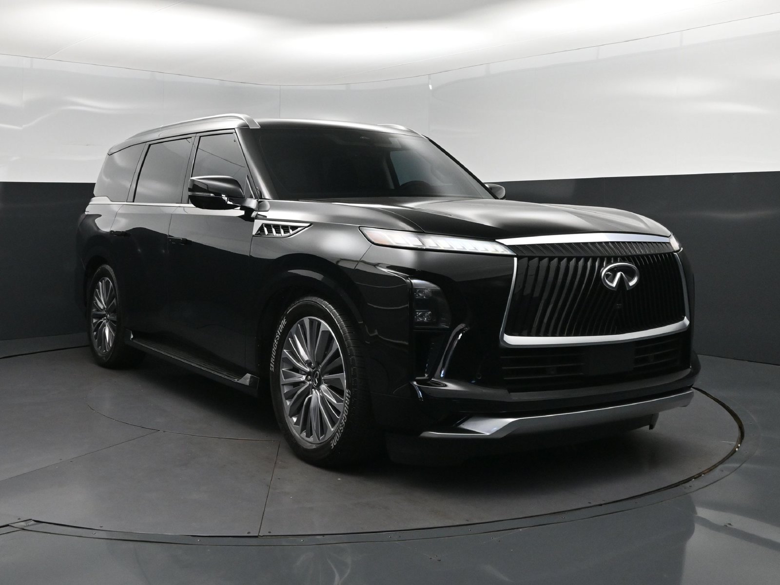 Certified 2025 INFINITI QX80 Luxe RWD image 9